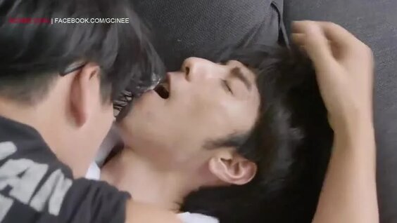 Bree Olsen sutni yutib yuboradi