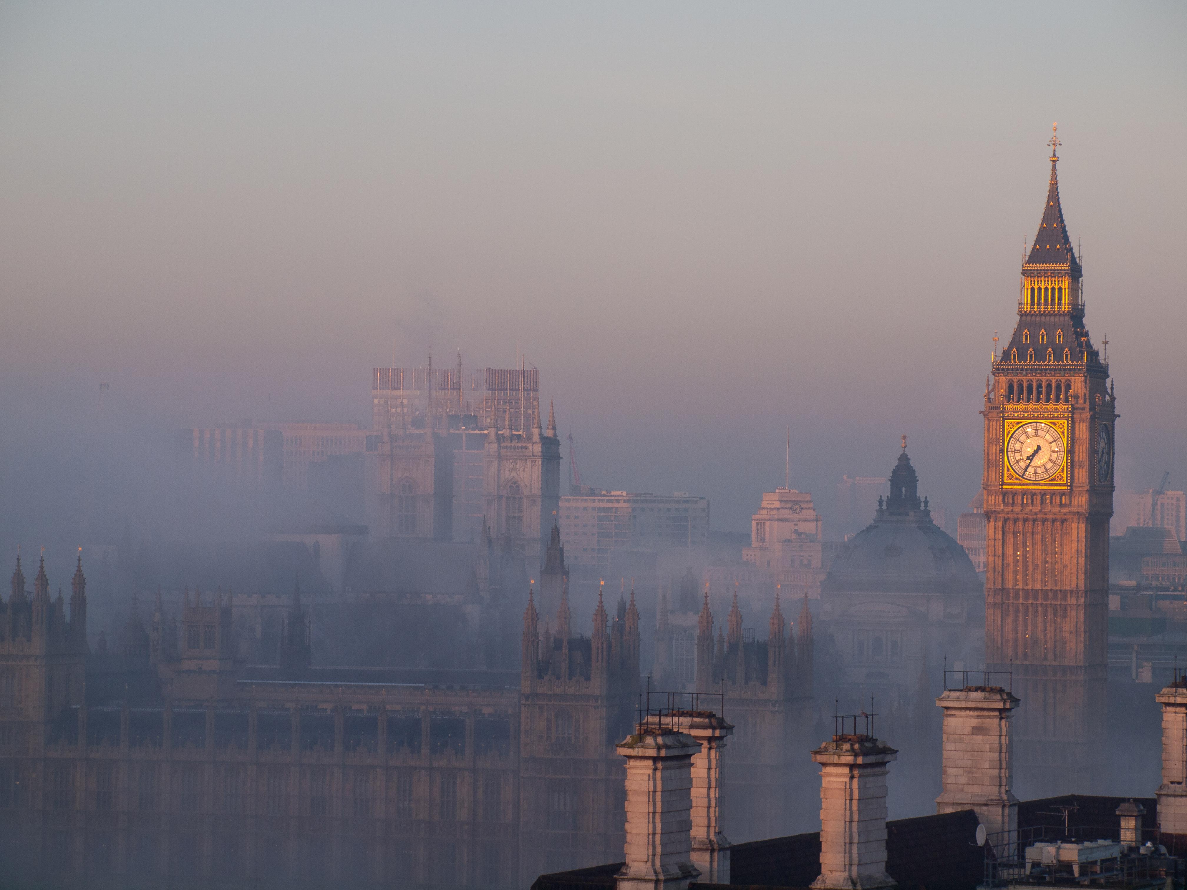 Туман в Великобритании. Источник: pochemuha.ru//