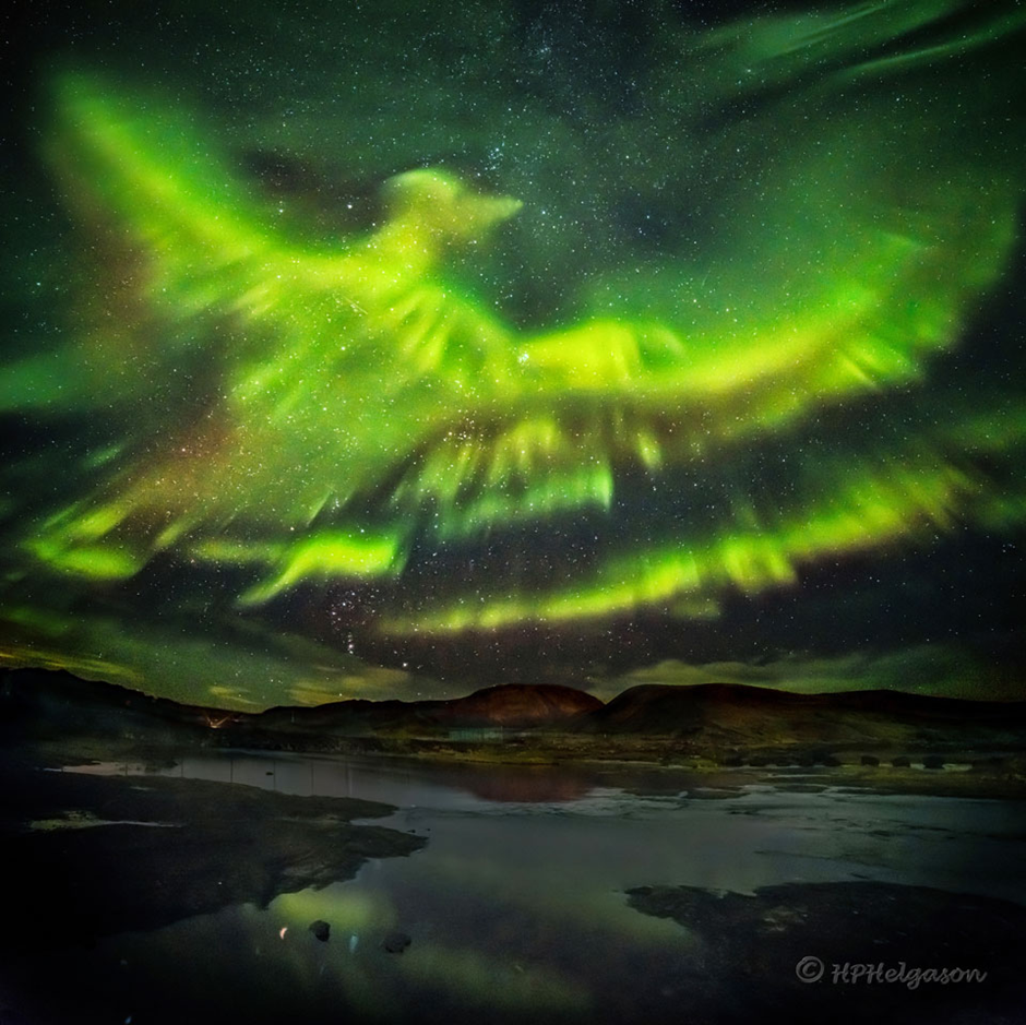 Аврора-феникс над Исландией/