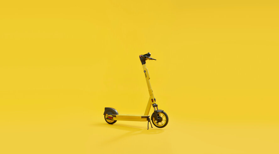 Яндекс: самокаты всё чаще становятся альтернативой такси в час пик