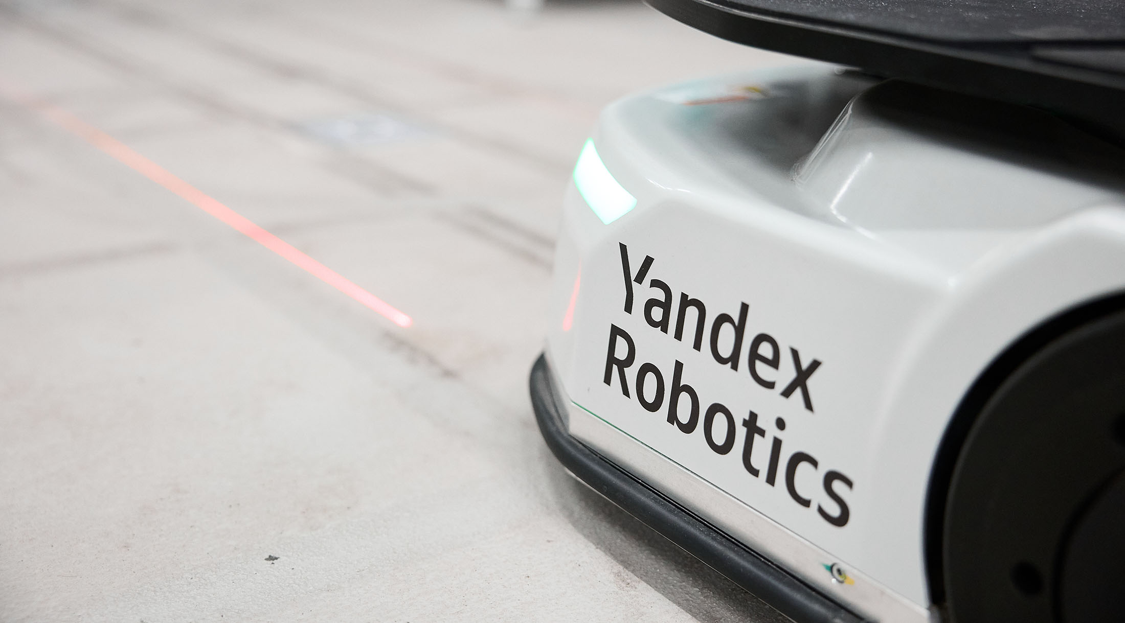 Яндекс Роботикс и торговая сеть «Перекрёсток» роботизируют распределительный центр