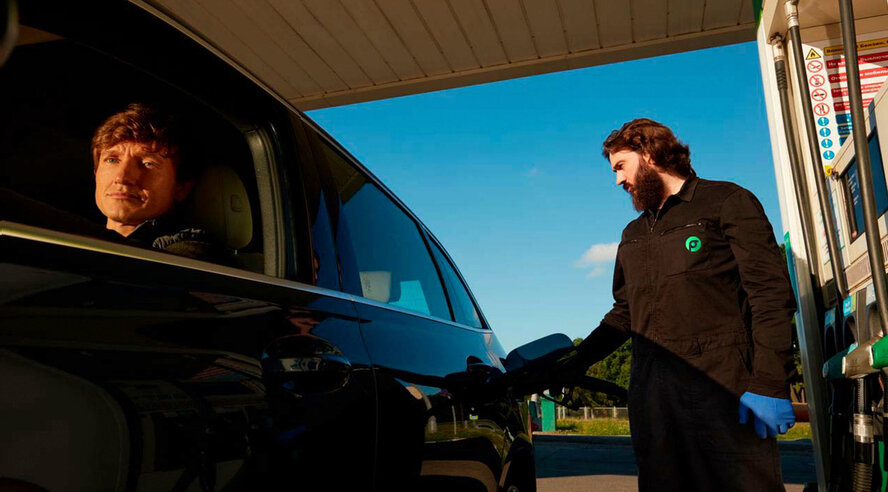 Через Яндекс Заправки водители перевели заправщикам 3 000 000 рублей