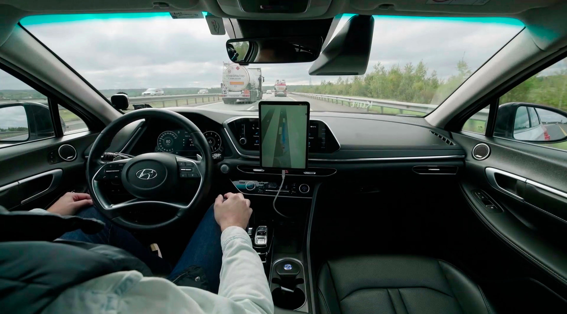 Автономный автомобиль впервые в России проехал 400 км без вмешательства человека