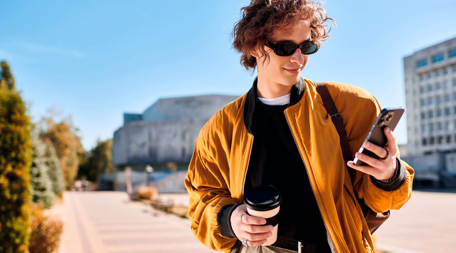 Яндекс Путешествия поручили описывать отели нейросети Алисе