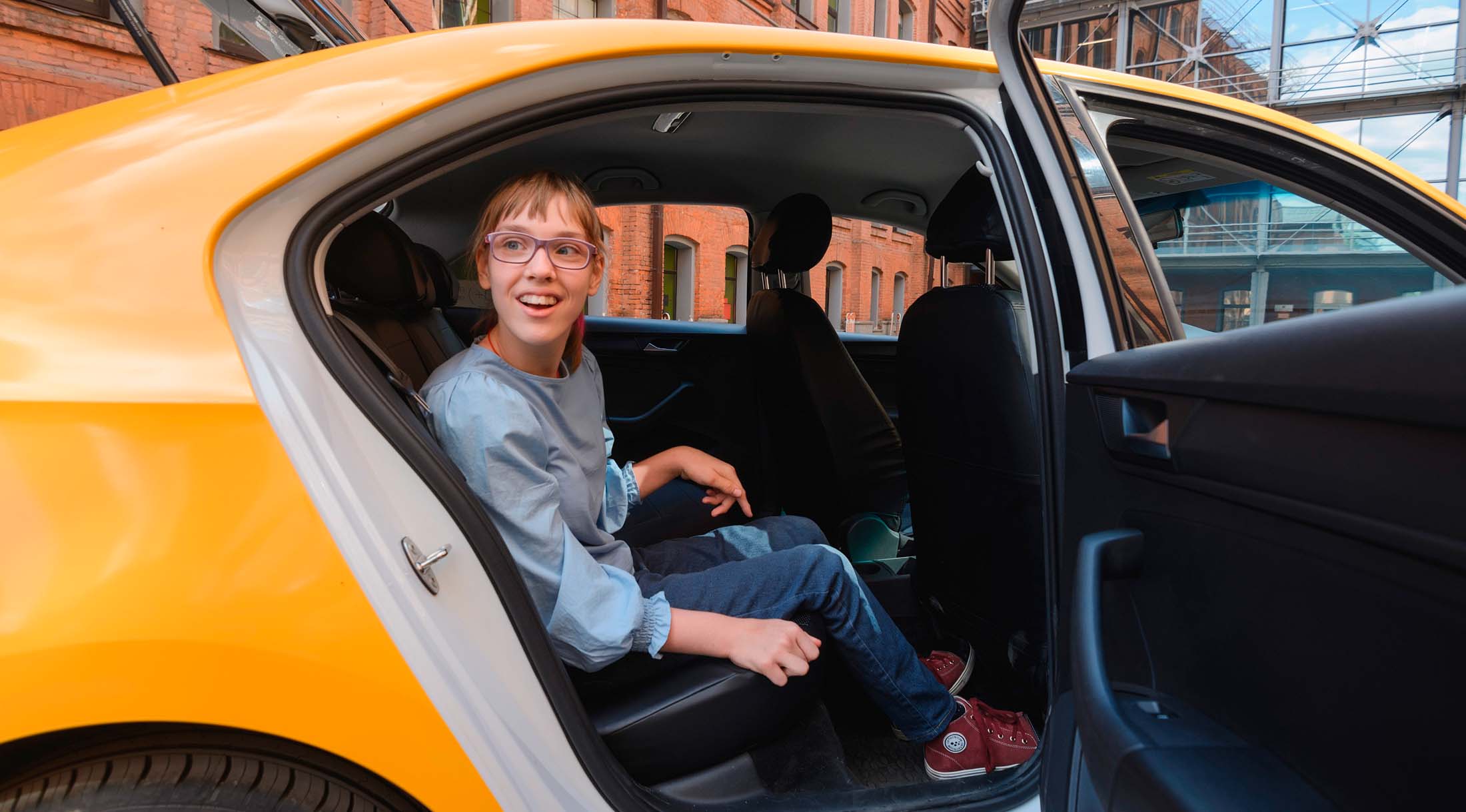 Яндекс впервые организовал для НКО более полумиллиона бесплатных поездок на такси за год