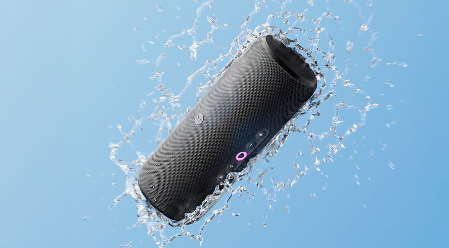 Яндекс анонсировал Станцию Стрит с Алисой — первую портативную Станцию, которую можно использовать за пределами дома