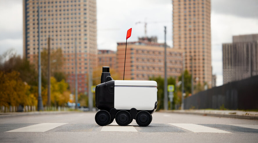 Каждый десятый курьер через два года станет роботом: Яндекс запустит в российских городах 20 тысяч роботов-доставщиков