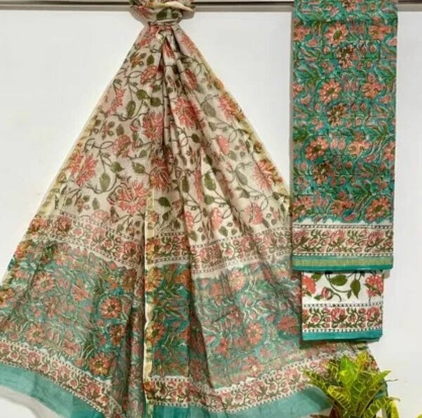 Ladies suit