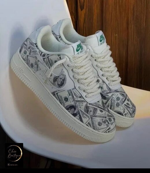 Sneakers style dollar