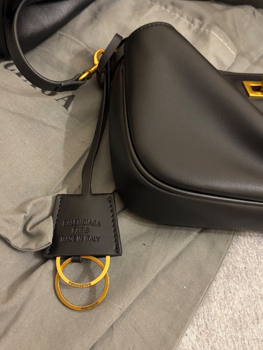 Balenciaga стильная женская сумка