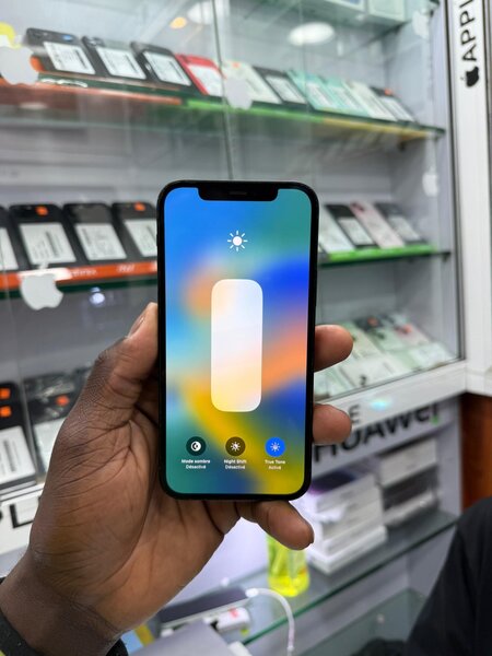 iPhone 12 64GB