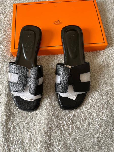 black sandals Hernes
