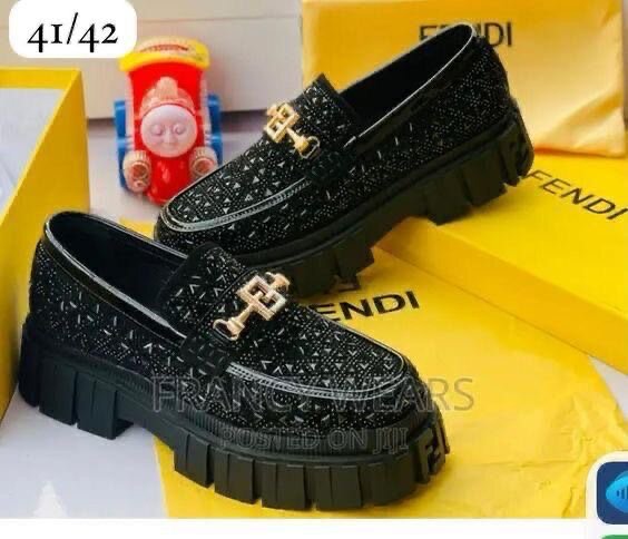 Mocassins À Semelle Épaisse Élégants