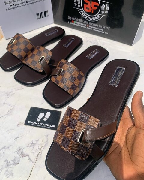 Sandales élégantes damier