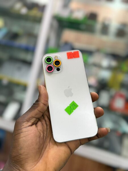iPhone 12 Pro 128 giga très