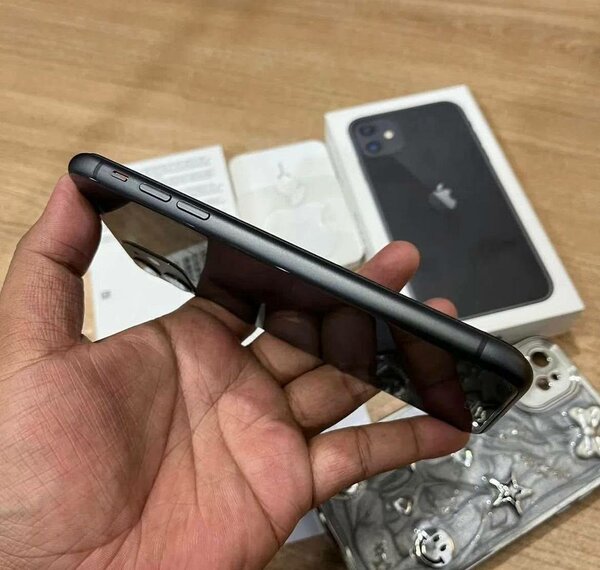 iPhone 11 Noir Neuf 128 gigas