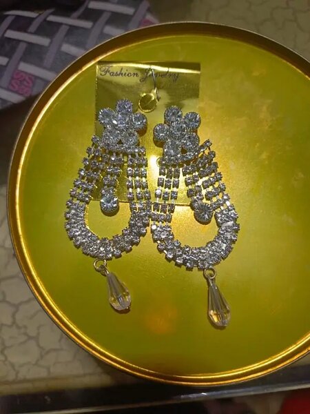 Artificial earrings