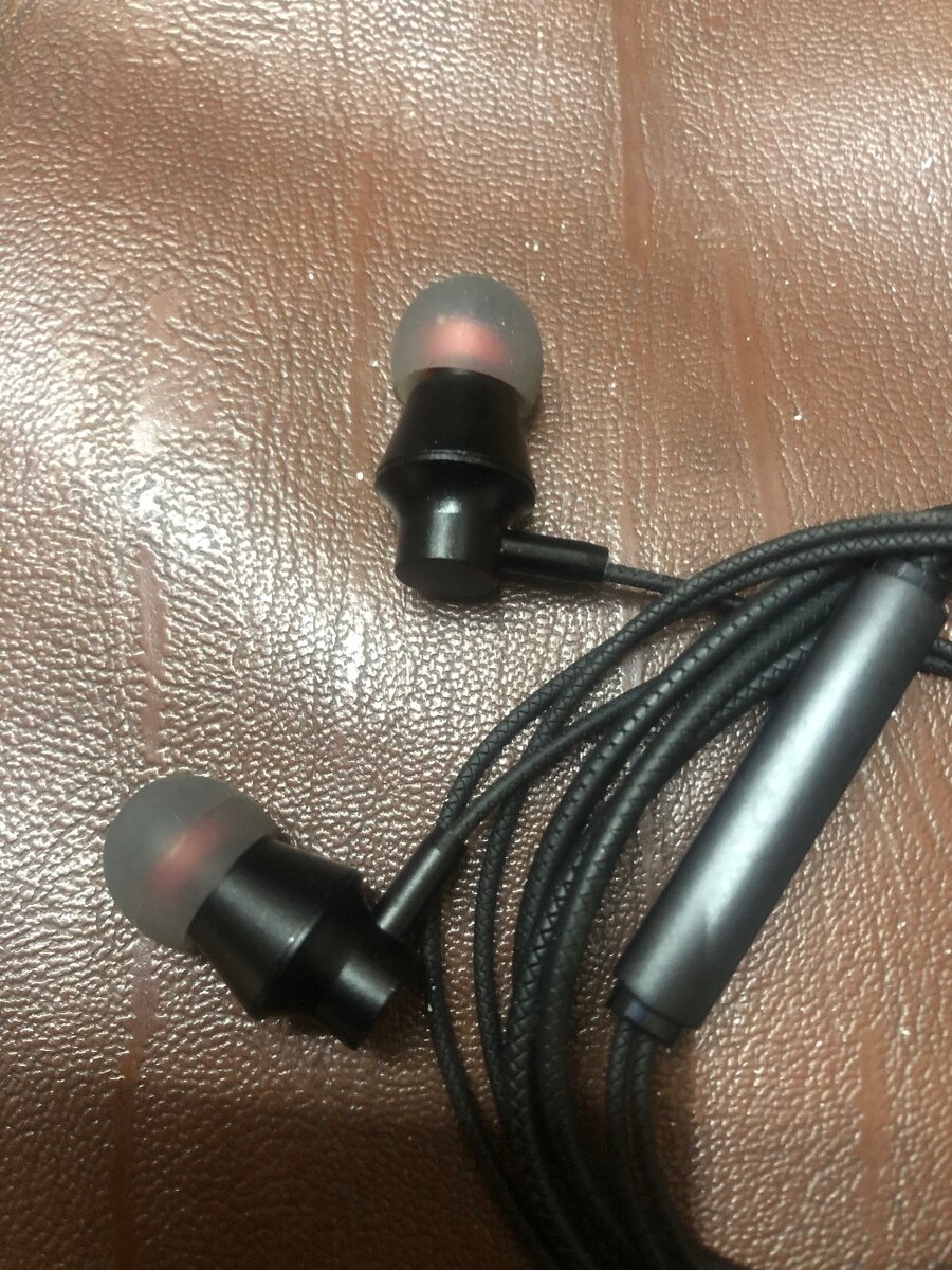 Metal handfree