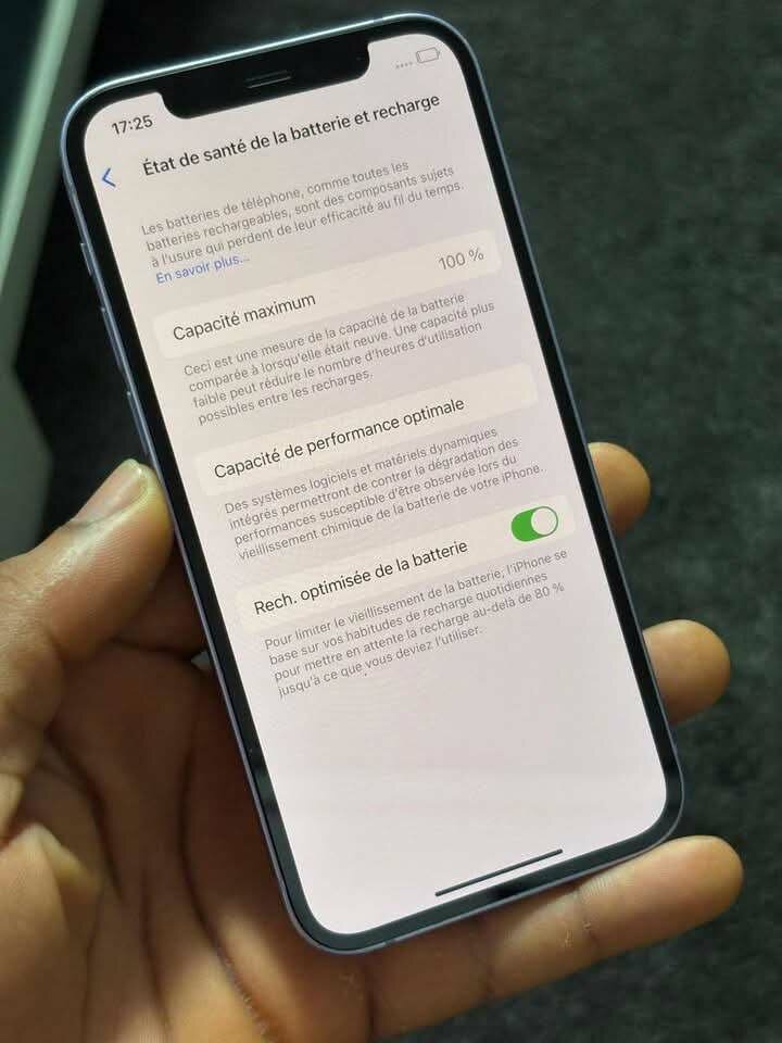 iPhone 12 64GB Violet Casi