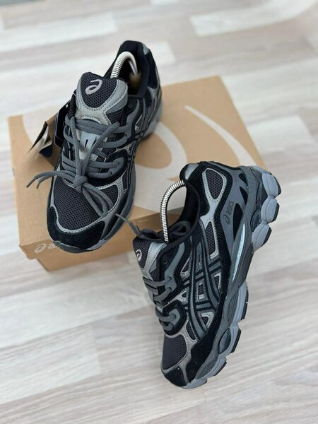 Chaussures de course Asics noires