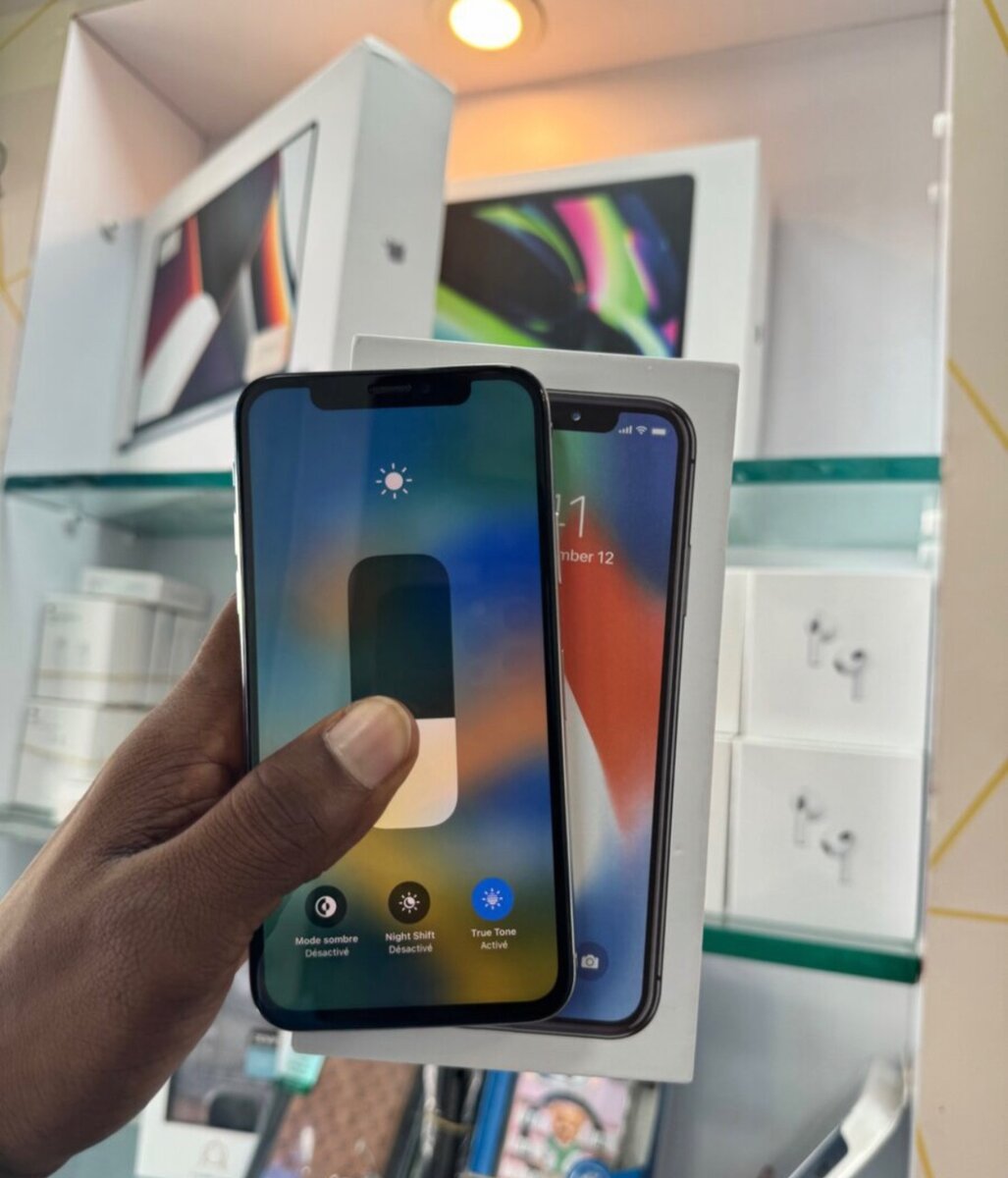 iPhone X - simple 64GB