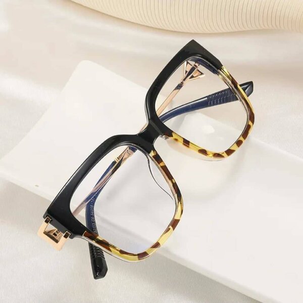 Lunettes carrées élégantes