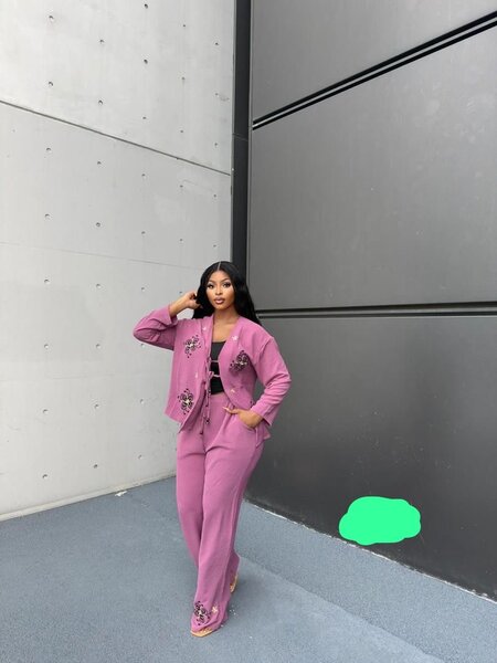 Tailleur élégant brodé