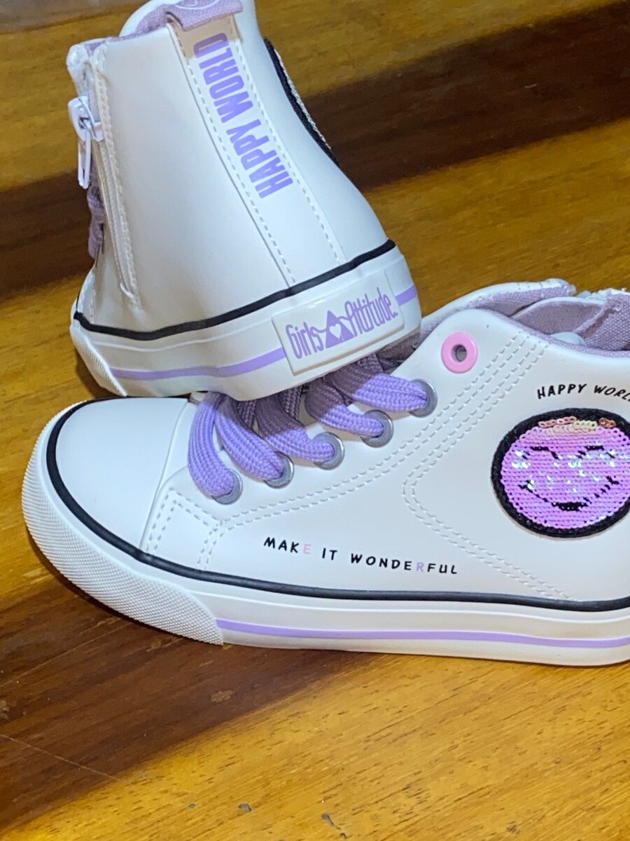Kids sneakers