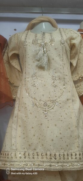 Girls dress