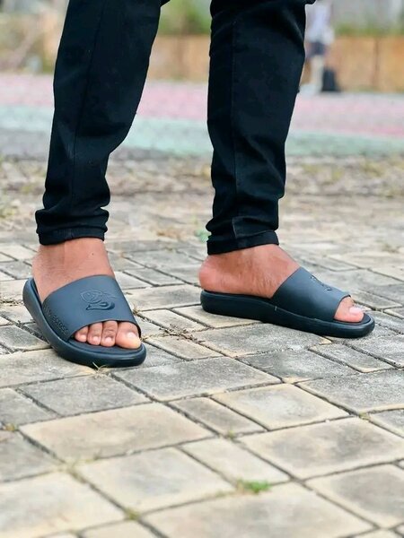 Claquettes confort homme