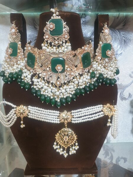 Ladies necklace