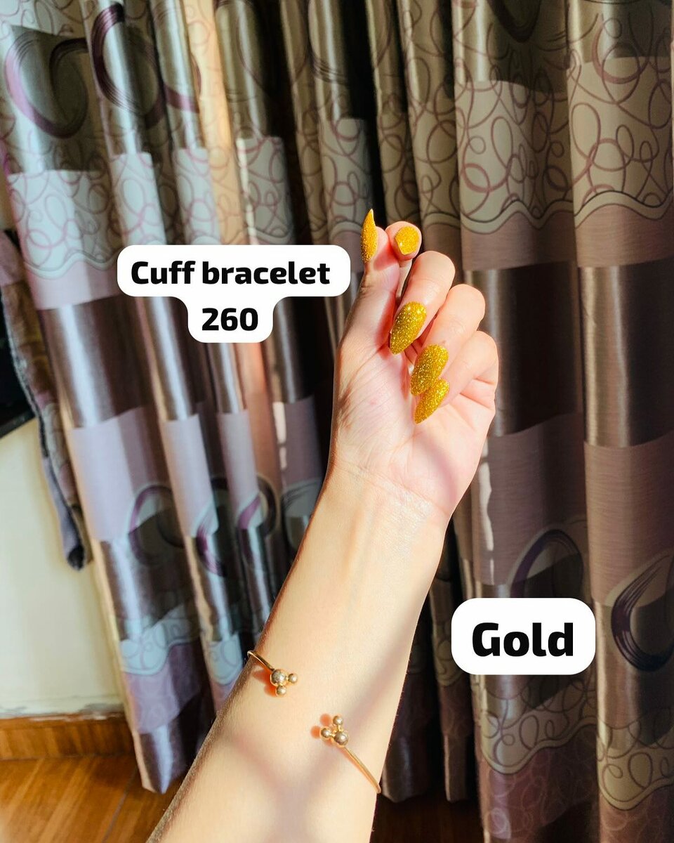 Cuff bracelet 