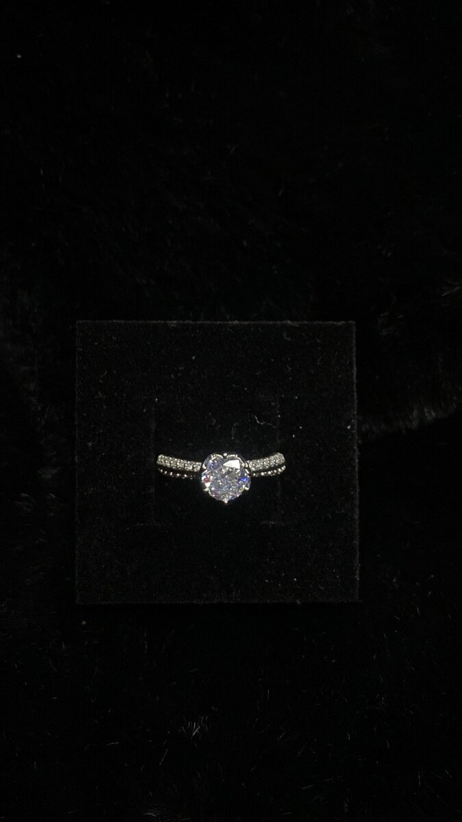 Bague solitaire en diamant élégant