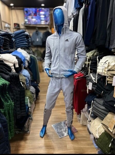 Survêtement gris à capuche