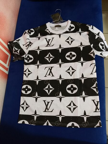 T-shirt graphique élégant