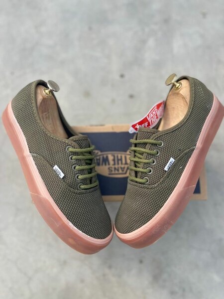 Van's authentic velours