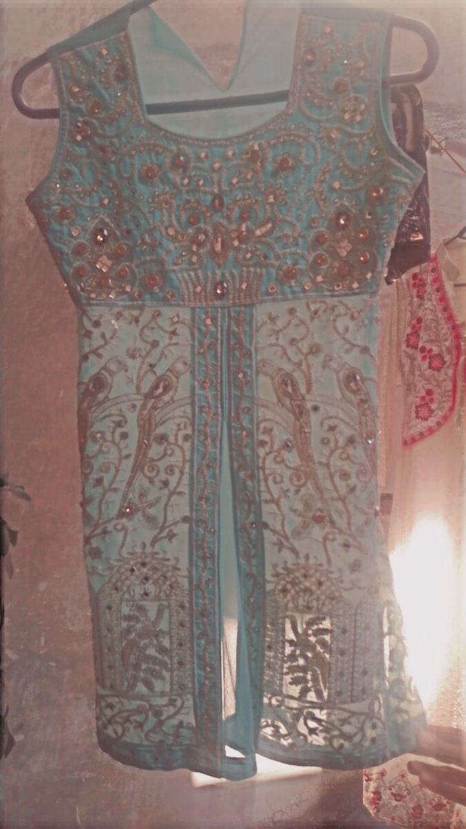 DRESS