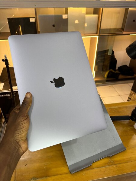 MACBOOK PRO 2020