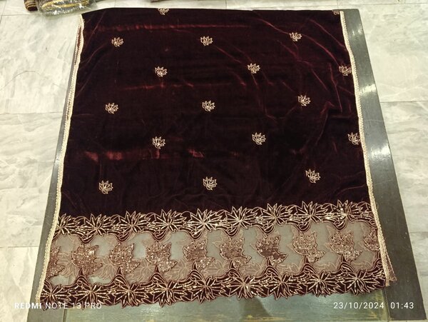 Valvet shawl