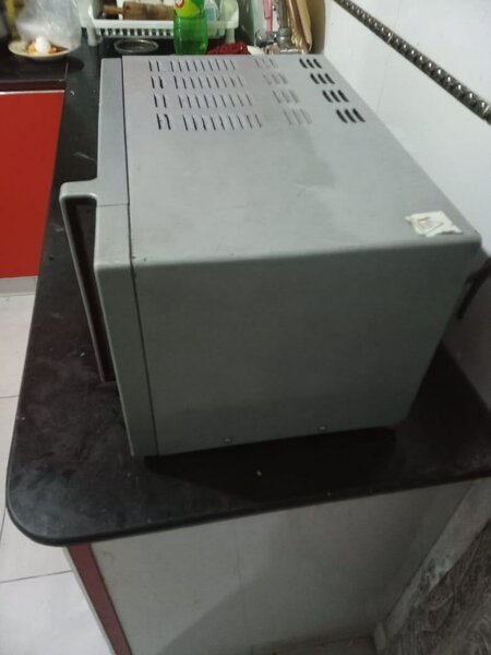 Microwave oven
