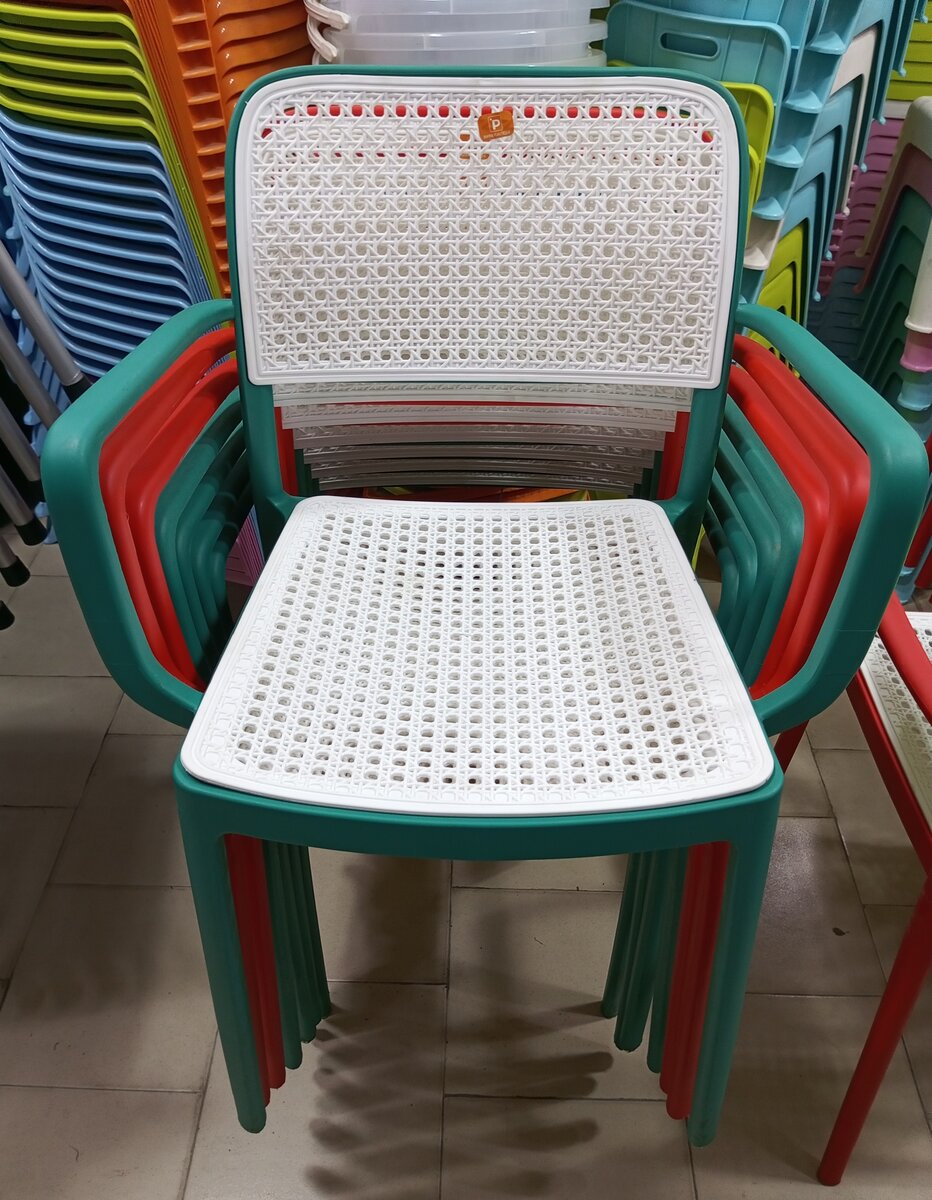 Chaise Empilable en Plastique
