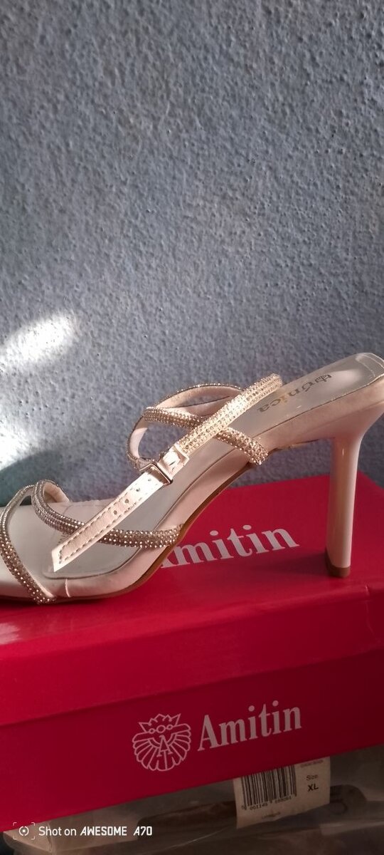 Sandale à talons élégantes
