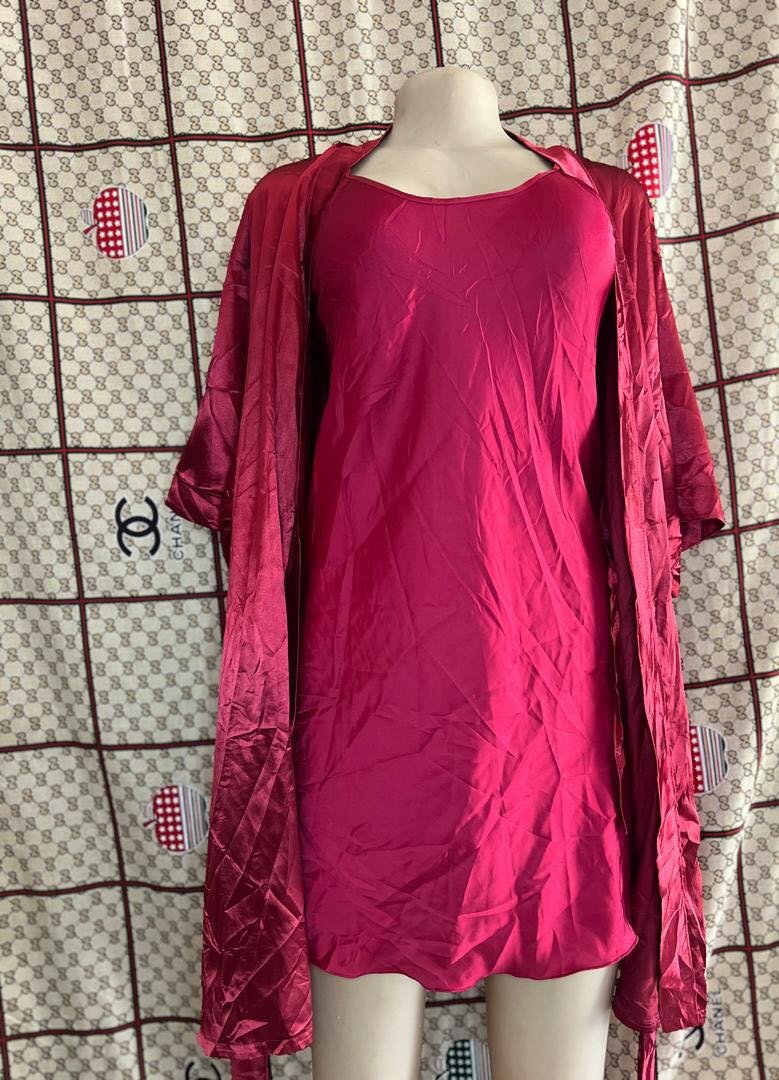 Nuisette en soie fuchsia