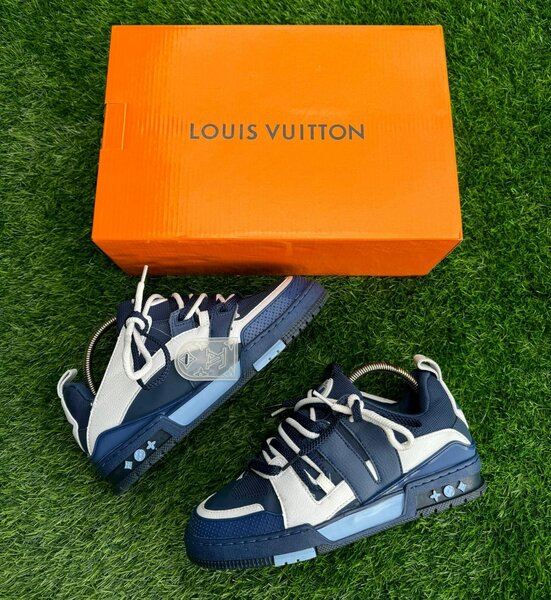 Chaussures LV