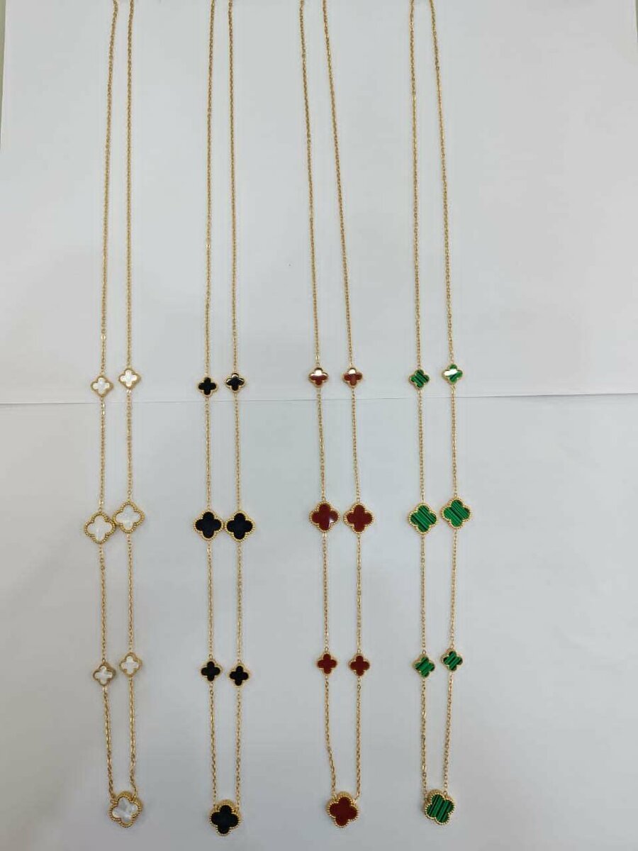 Elegant Clover Pendant Necklaces
