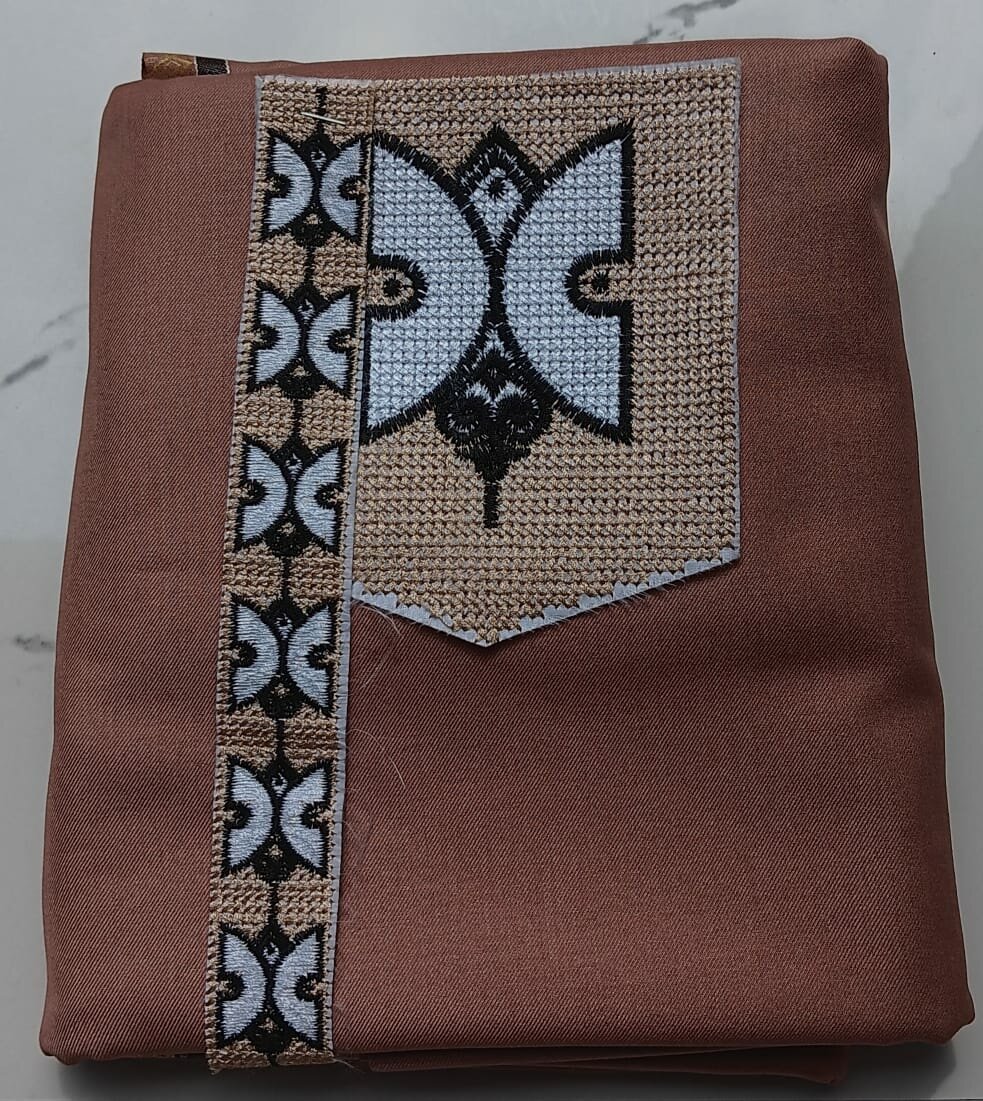 Tissu brodé ethnique élégant