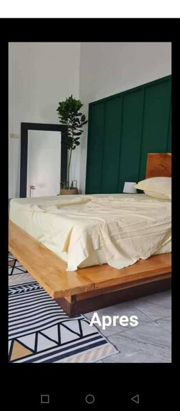 Lit en bois de teck + tables de chevet + matelas