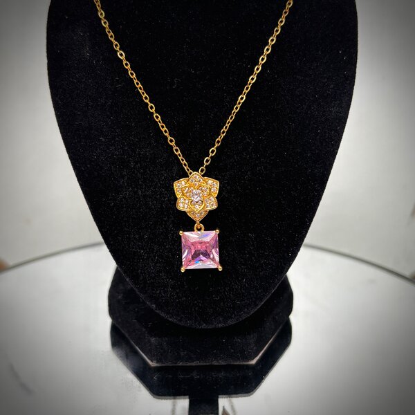 Cute pink necklace