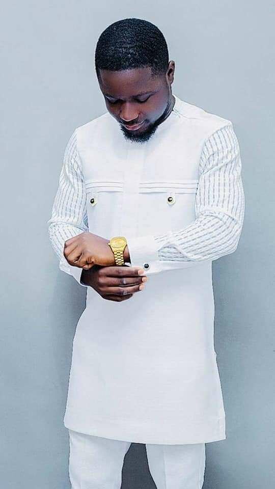Chemise longue blanche élégante