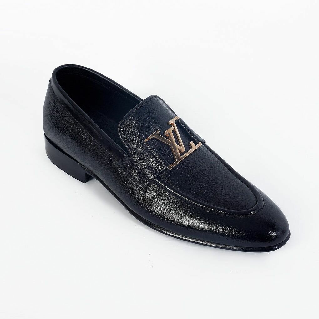Casual shoes